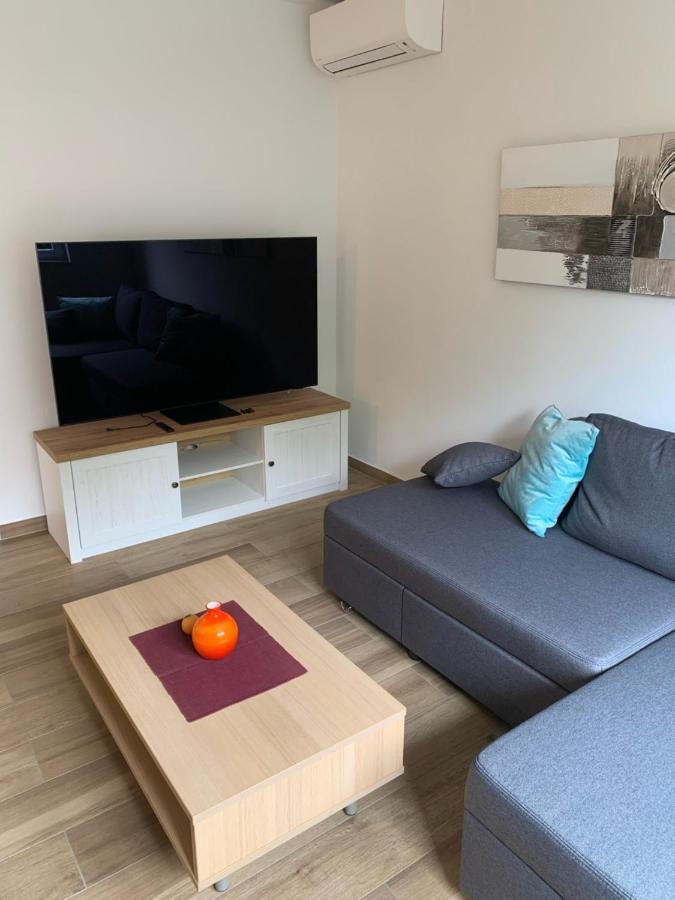 Apartman Natasa 코스트레나 외부 사진